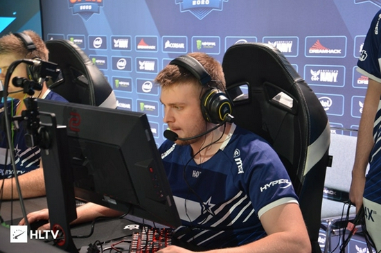 捷尼赛思邀请赛最新动态 彭奇并列领先 小麦紧随其后